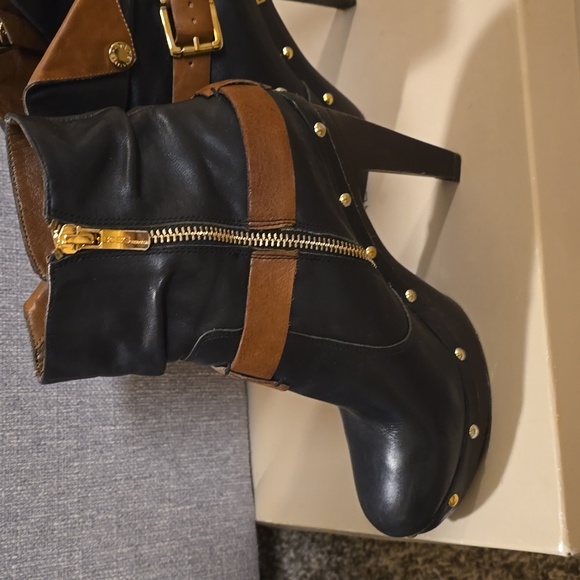 Booties - Picture 6 of 6